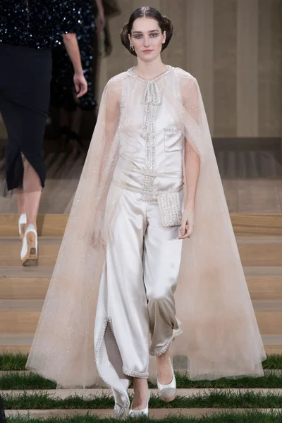 Look 57